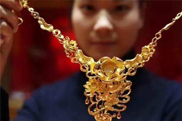 黄金首饰，璀璨闪耀的真实图片鉴赏记述