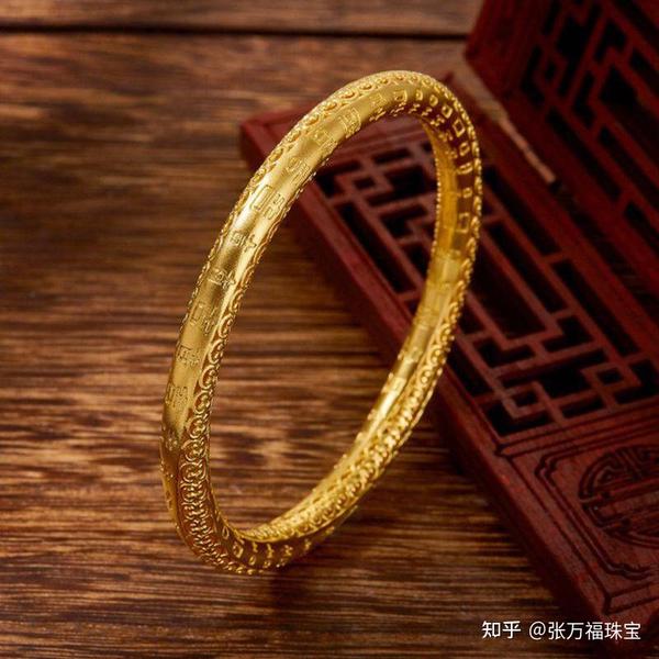 如何购买黄金手镯更划算？——全面解析选购攻略与技巧！