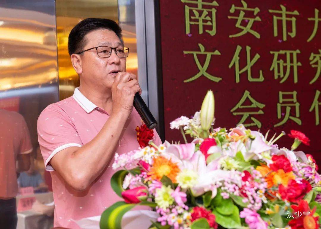 2034年澳门图片资料概览，城市变迁与文化传承的见证者们眼中的瑰宝2024年澳门图片资料三的开奖结果走势图
