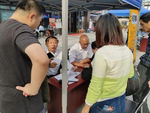 20XX年上海招聘会盛况与展望—人才交流的繁华舞台纪实分析报告2021年3月上海招聘会
