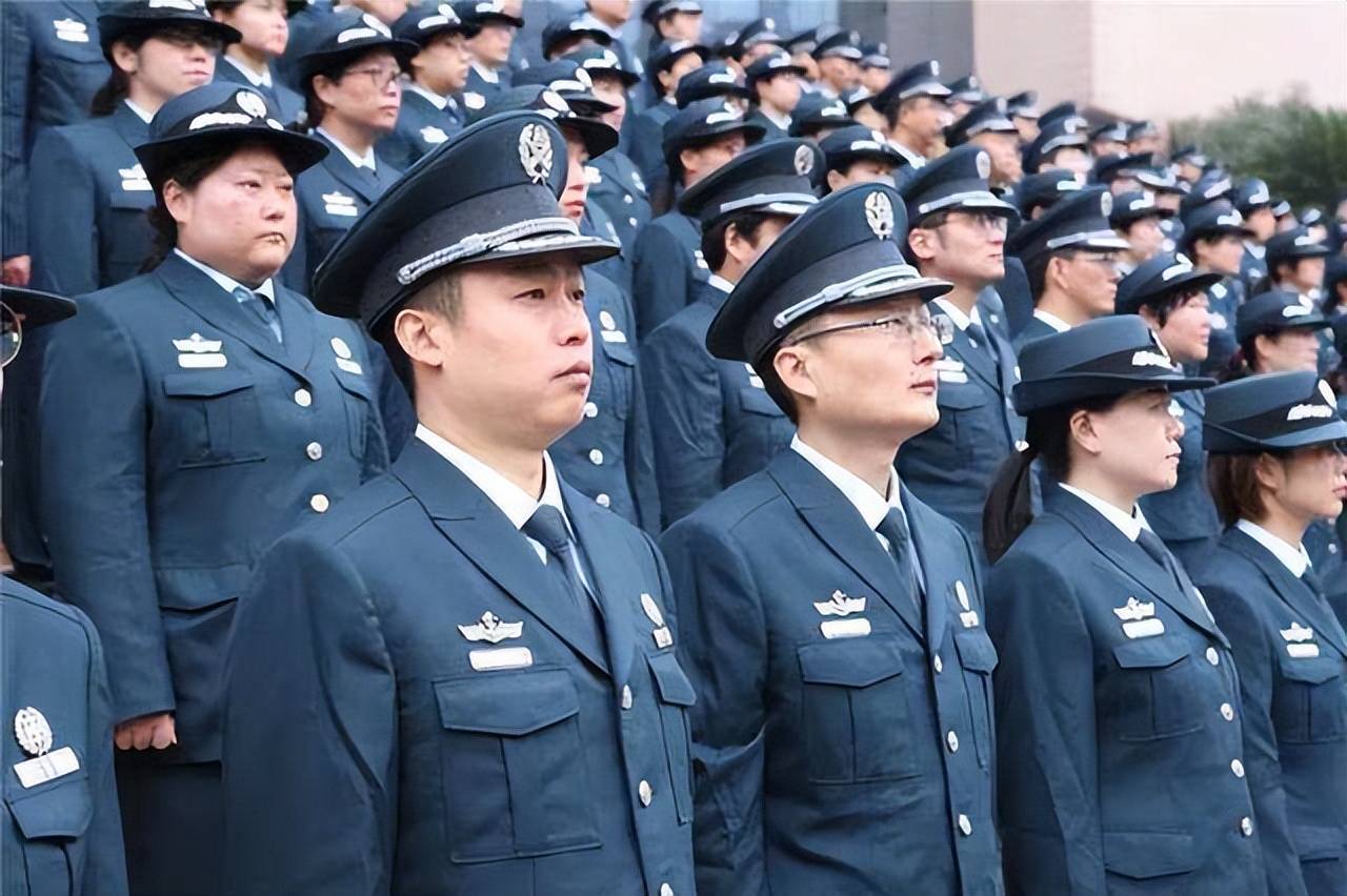 待遇如何，职场中的关注焦点部队文职是什么工作?待遇怎么样