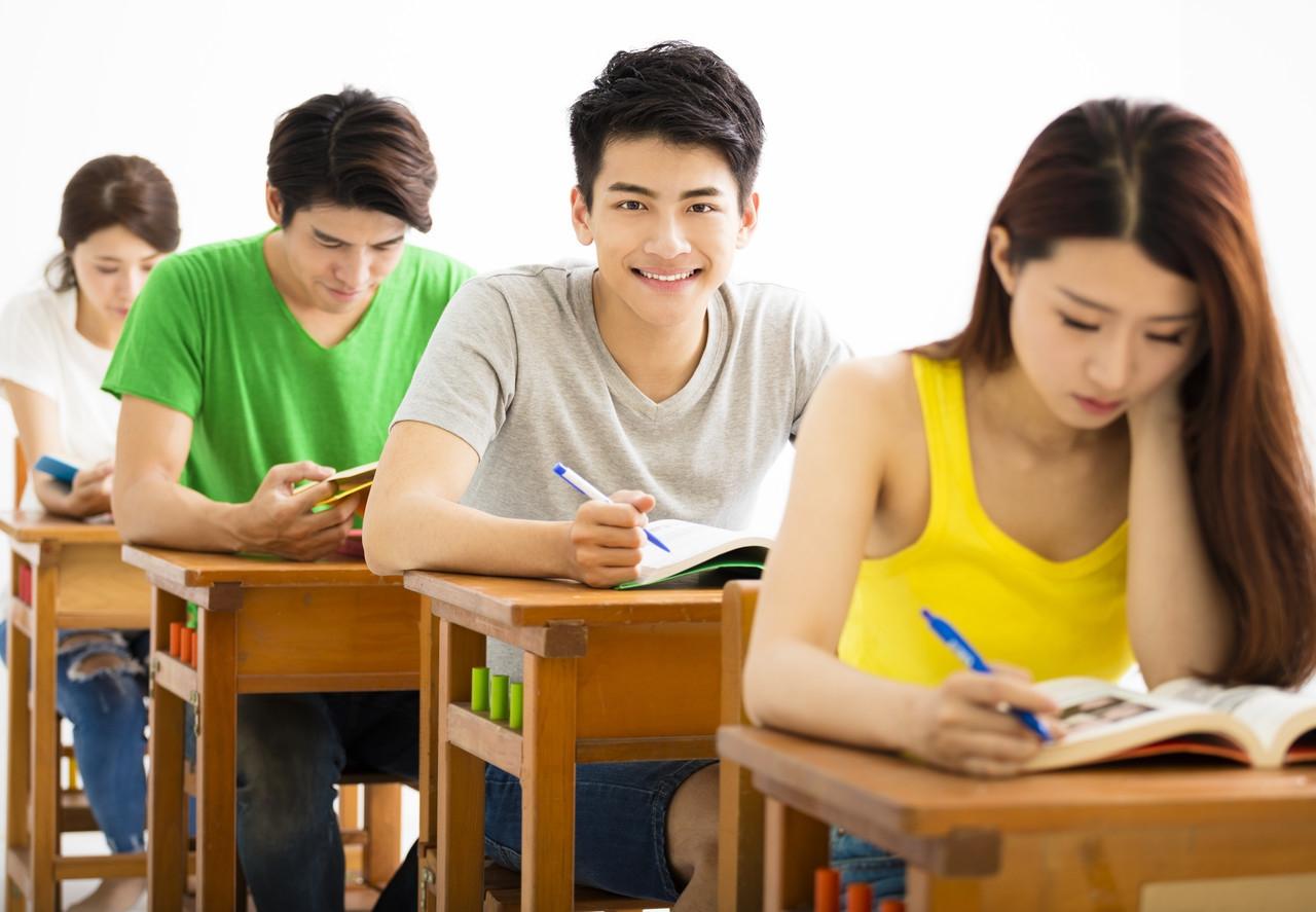 大学生就业系统登录入口—助力毕业生顺利求职的智慧平台探索与实践分析文章标题，高效便捷的大学生就业服务与系统的应用实践探讨。大学生毕业去向登记系统官网